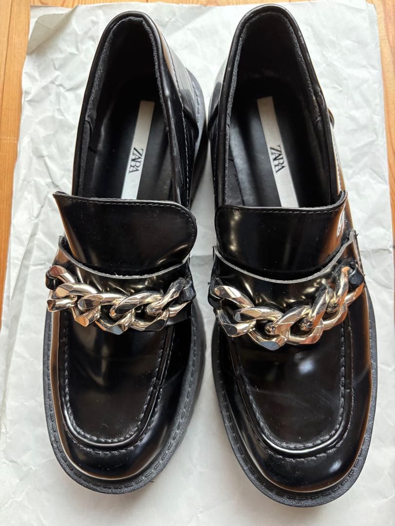 ZARA エナメルチェーンローファー 37 - メルカリ