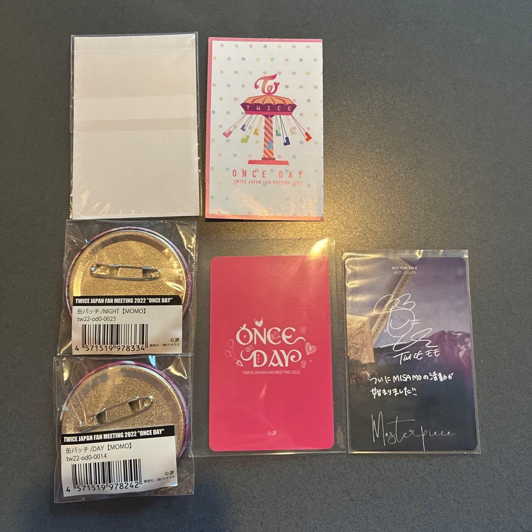 TWICEモモ カード、缶バッジ - メルカリ
