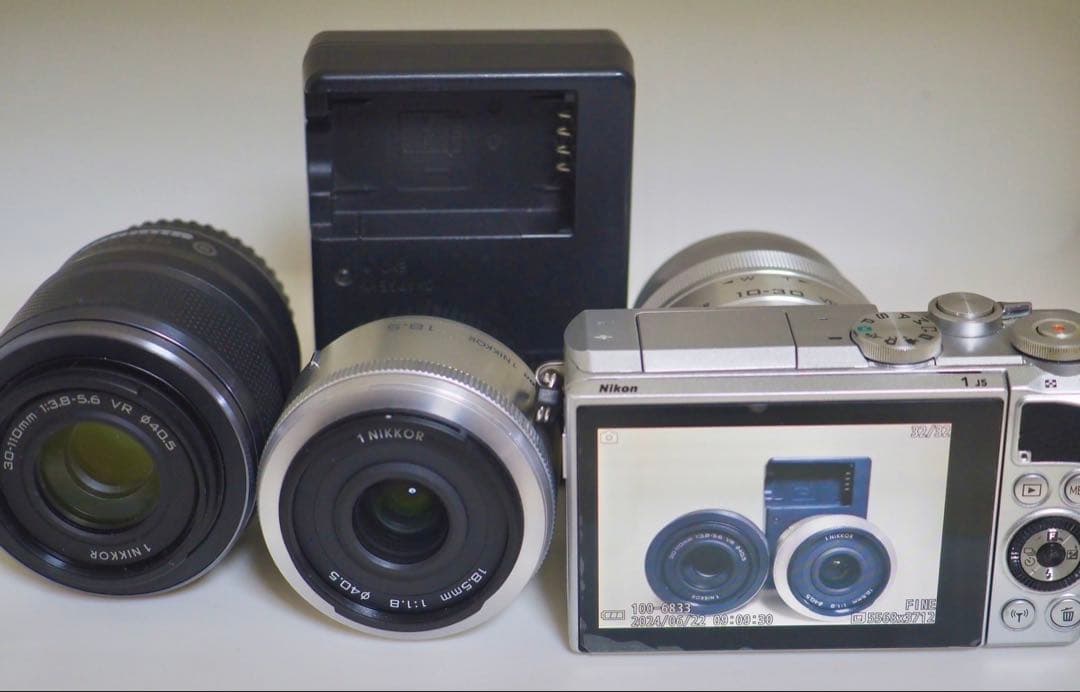 Nikon ミラーレスカメラ 1 NIKKOR レンズ3本付き Nikon 1 J1 ミラー