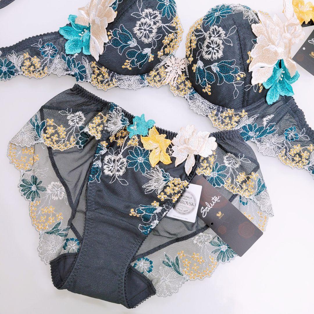 Wacoal ワコール サルート 74G 秋の七草 プレステージ 店舗限定 - メルカリ