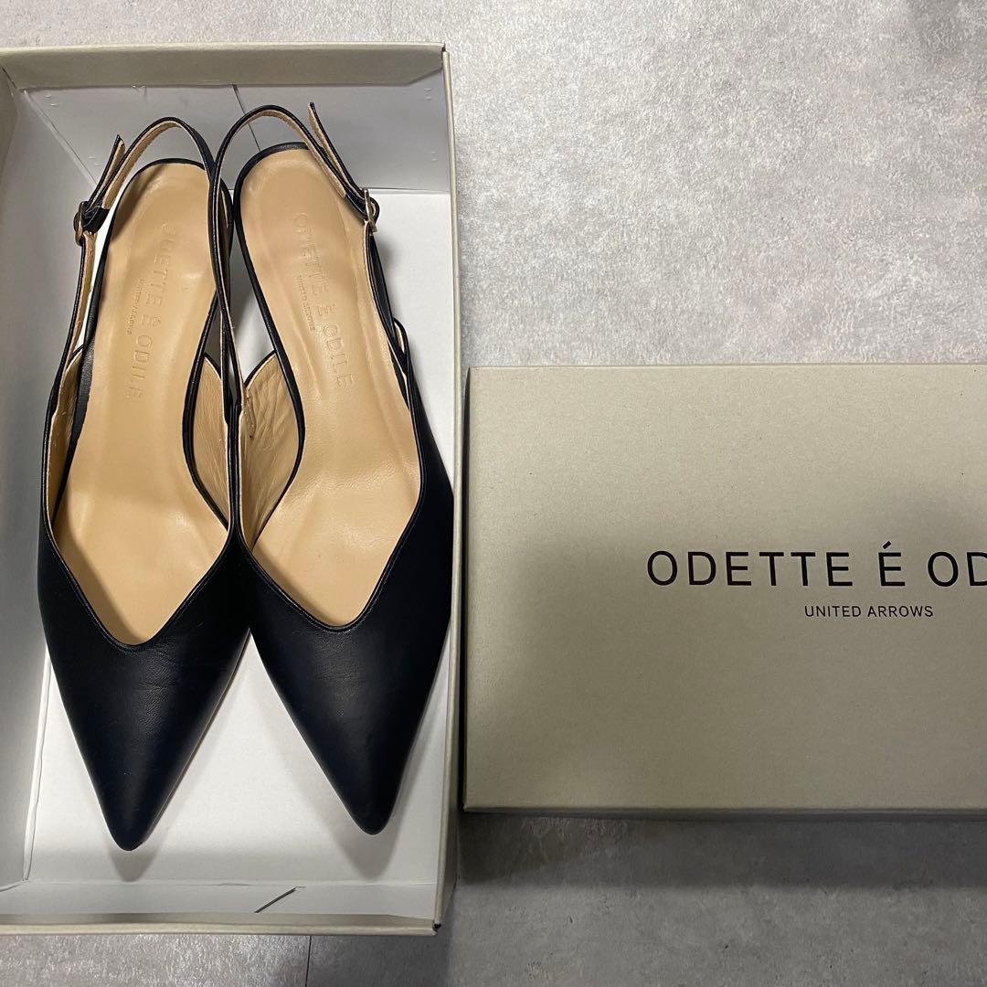 Odette e Odile ウェーブラインバックベルトパンプス ブラック - メルカリ