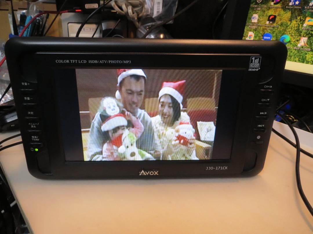 ８インチ液晶、ワンセグテレビ、DS-1TV800BK,LCDモニター WINTECH 2.8インチ液晶付きワンセグテレビ レトロ ポータブル ワンセグ