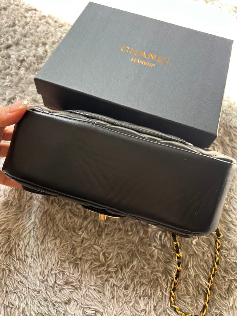 CHANEL シャネル キルティングデザイン ショルダーバッグ ノベルティ