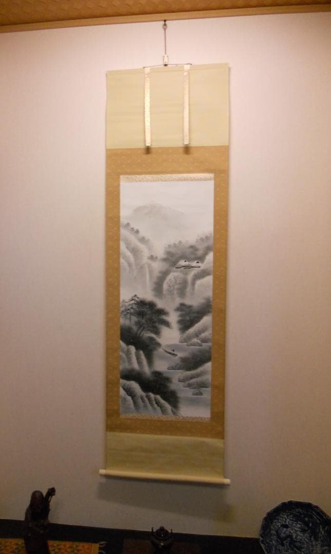 掛け軸 井口陵雲 水墨山水 絹本 希少 軸装 茶道具 掛軸 美品 です。
