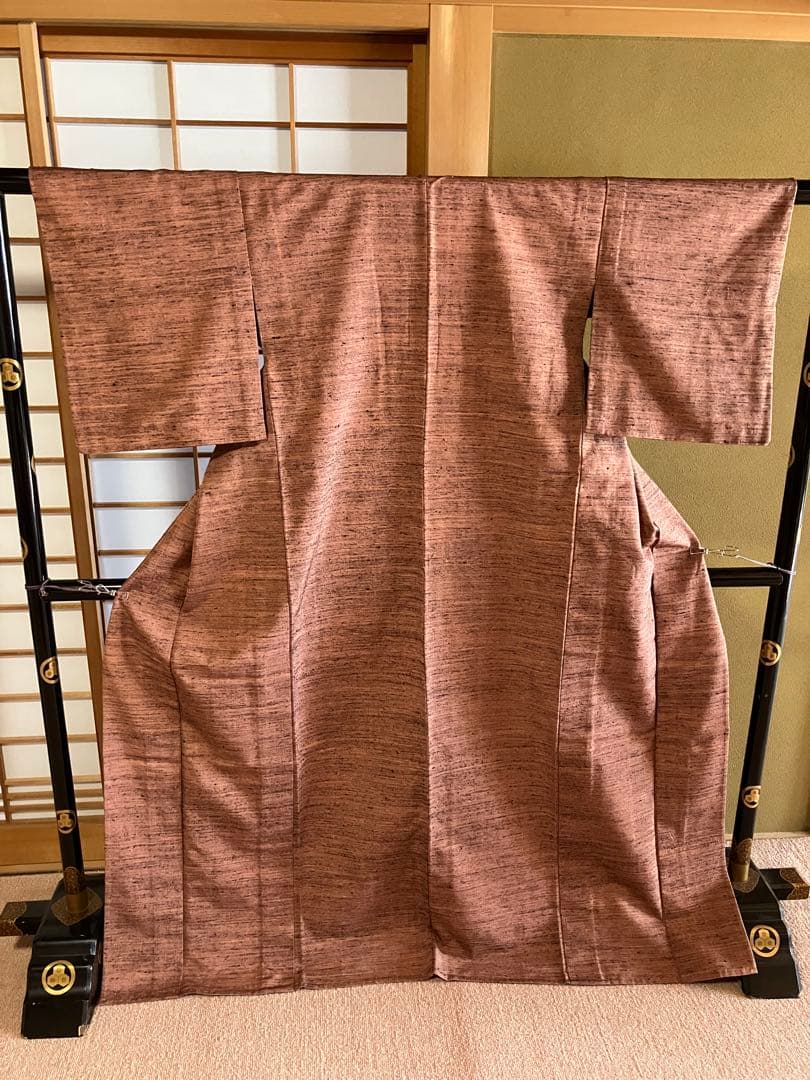 ① ざざんざ織か伊兵衛織 無地 薄朱に黒 単衣 美品 - メルカリ