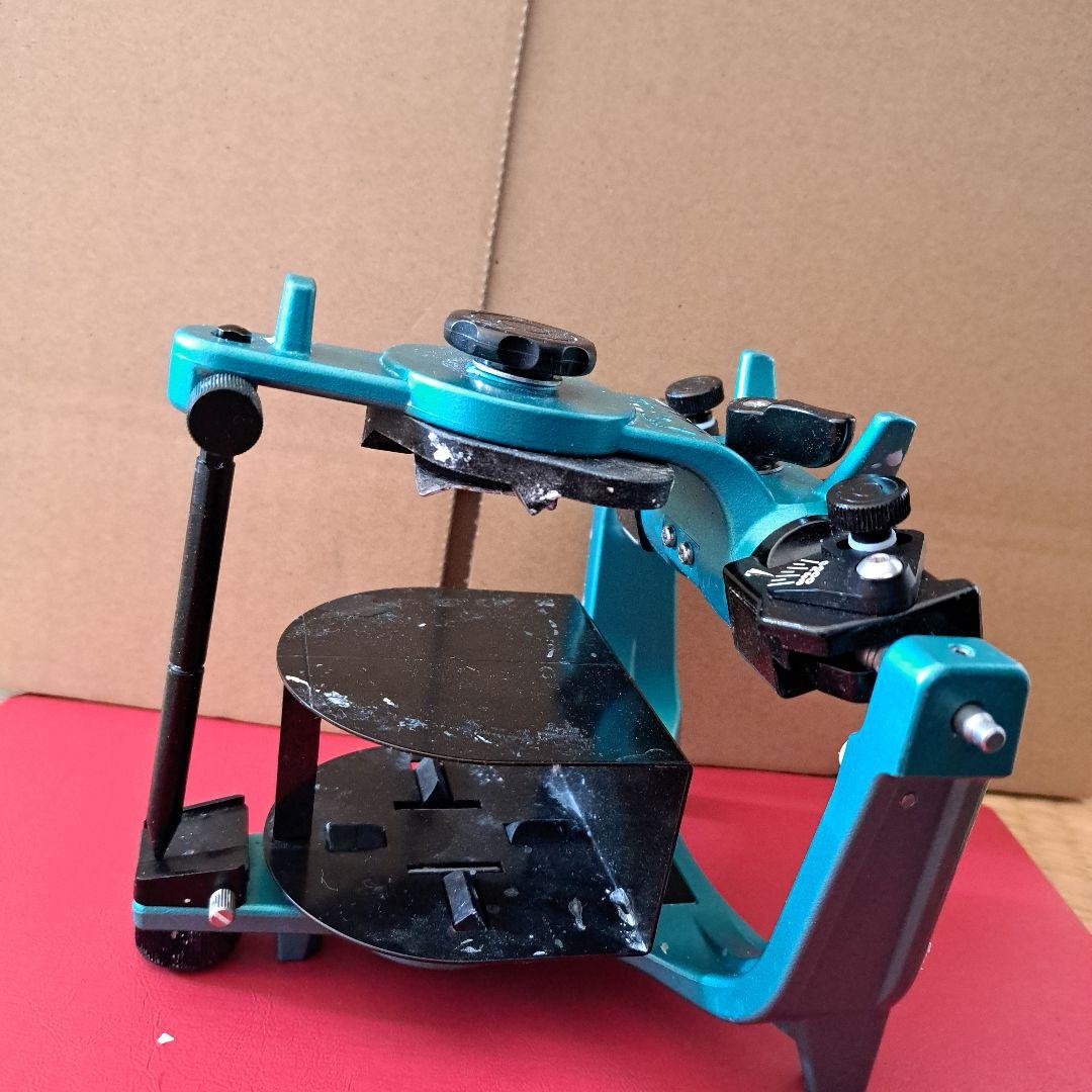 歯科用　YDMスペイシー 半調節性咬合器　咬合平面版 スペイシー咬合器(半調節) ウィング − 製品情報｜OralStudio オーラル