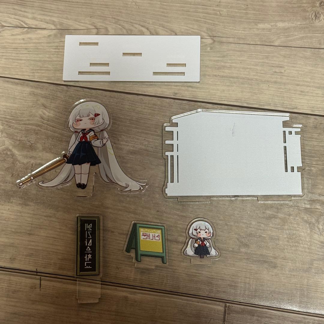 発送日確認] トリッカル 2周年 運動会 ウロス アクリルスタンド - メルカリ