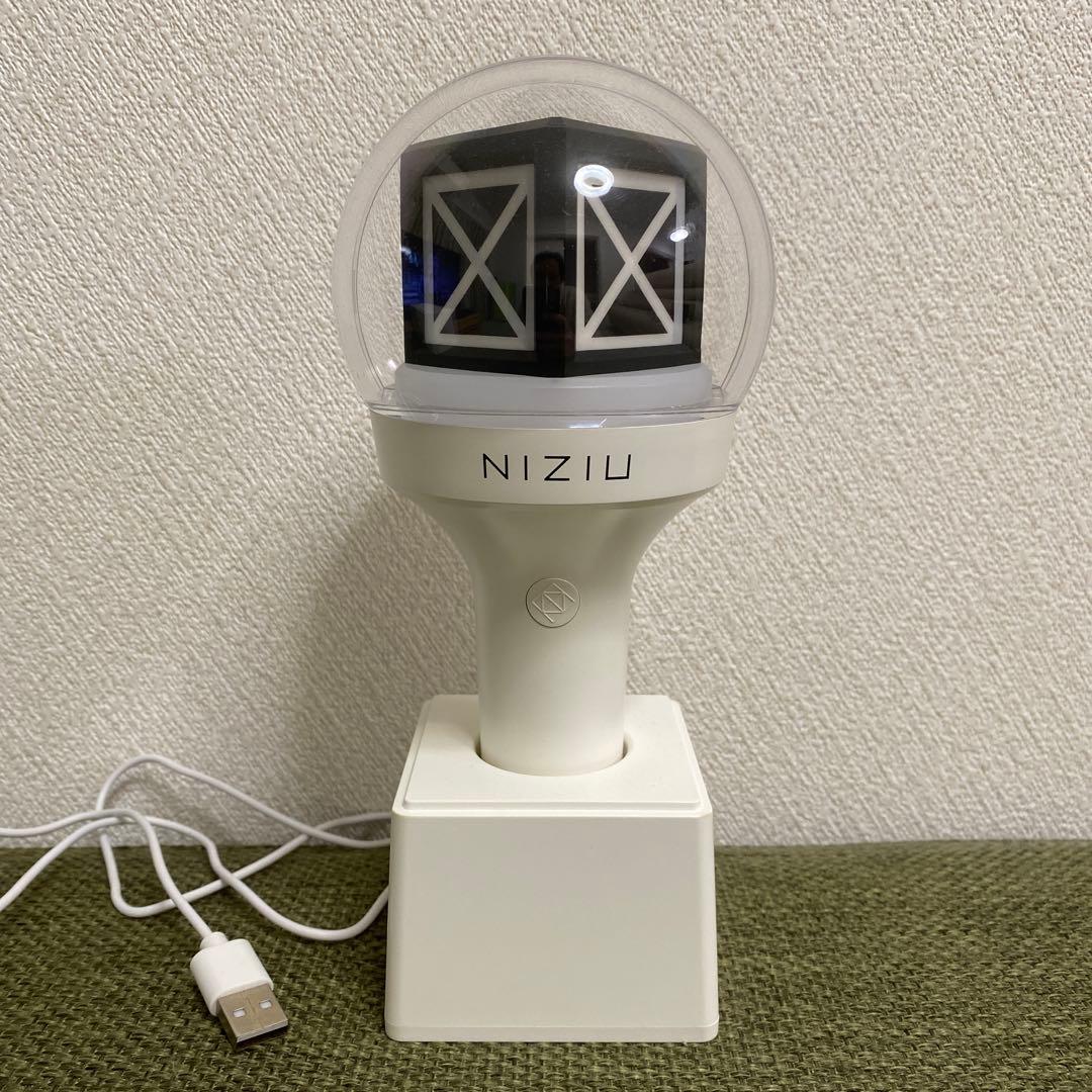 NiziU / ペンライト - メルカリ