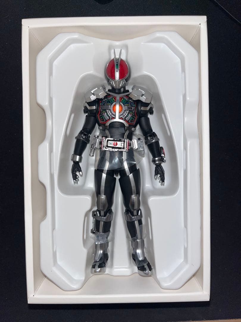 S.H.Figuarts 真骨彫製法　仮面ライダーファイズ アクセルフォーム