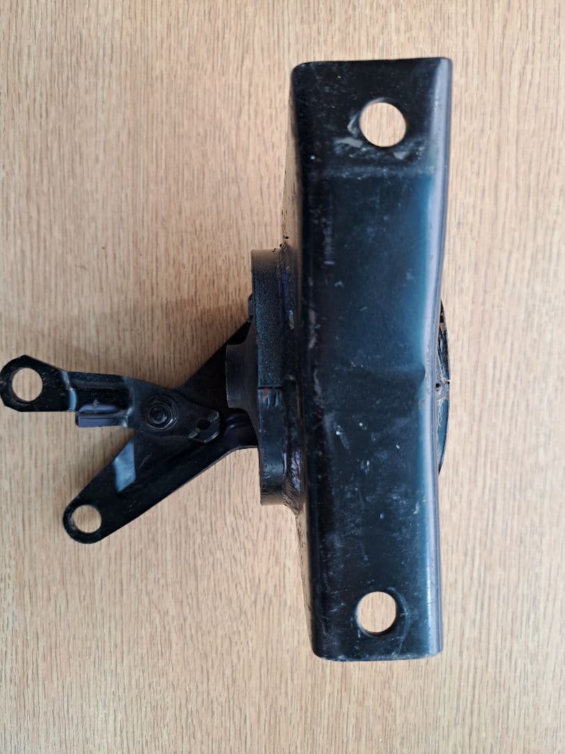 TRD強化エンジンマウント 4AGEU(5バルブ)用中古品 左右セット - メルカリ