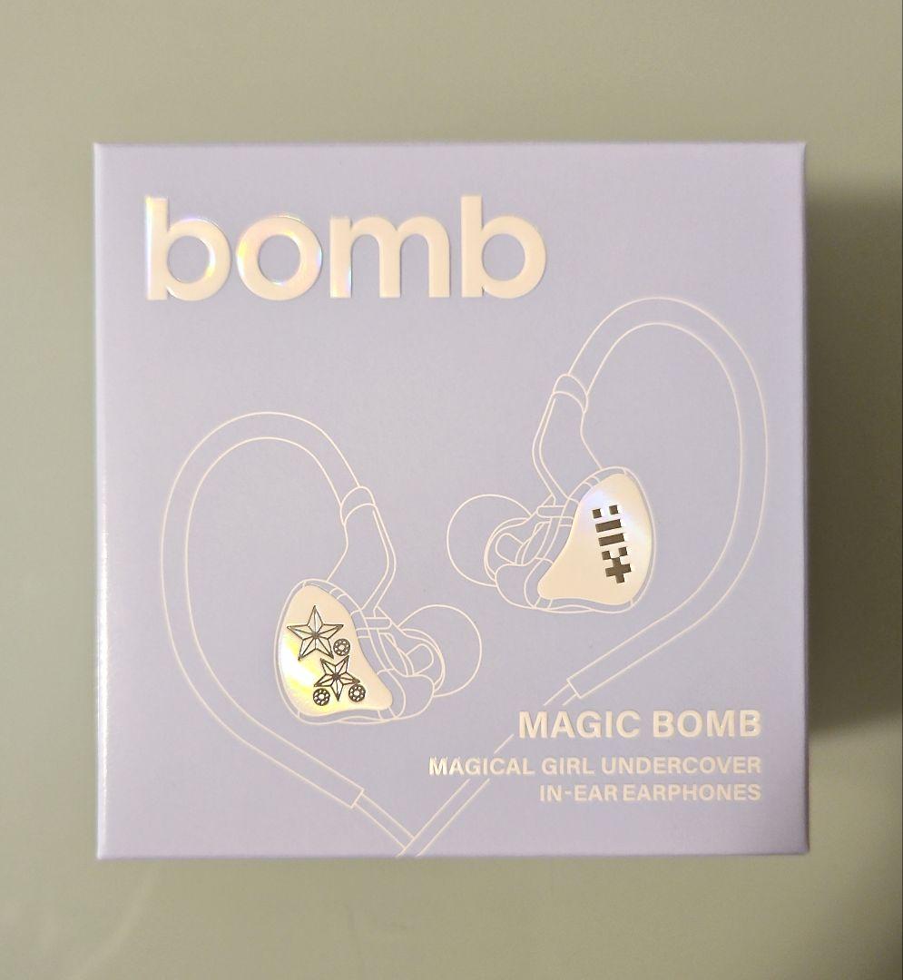 ILLIT アイリットbomb Merch ver イヤモニ風イヤホン - メルカリ