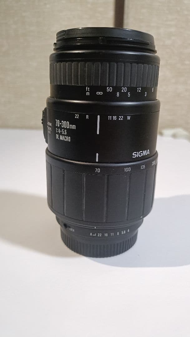 SIGMA 70-300mm f/4-5.6 ズームレンズ