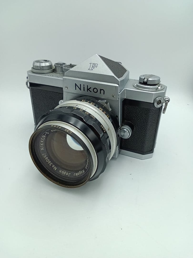 SALE！【Nikon】 F 一眼レフカメラ Nikkor 50mmレンズ付き