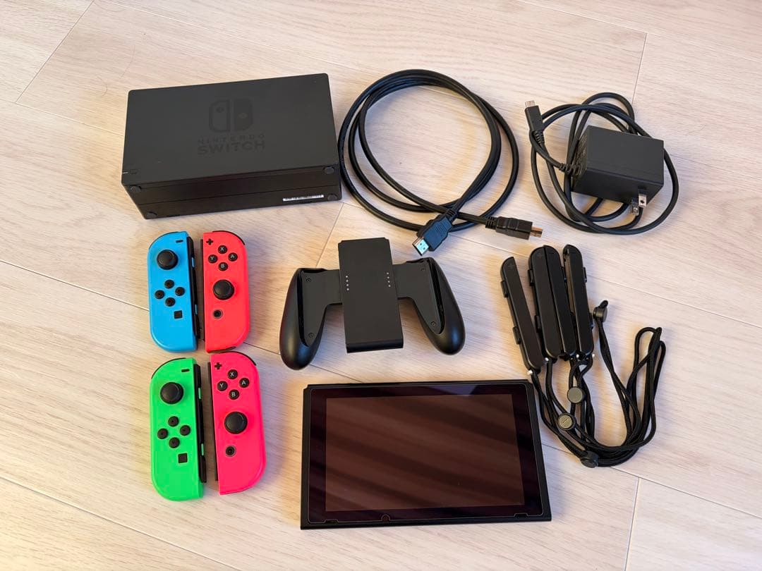 任天堂　NintendoSwitch Nintendo Switch Animal Crossing New Horizons Edition 32GB Console