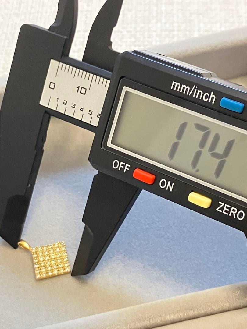 ダイヤモンド　ネックレスペンダント　チャーム　k18 0.3ct