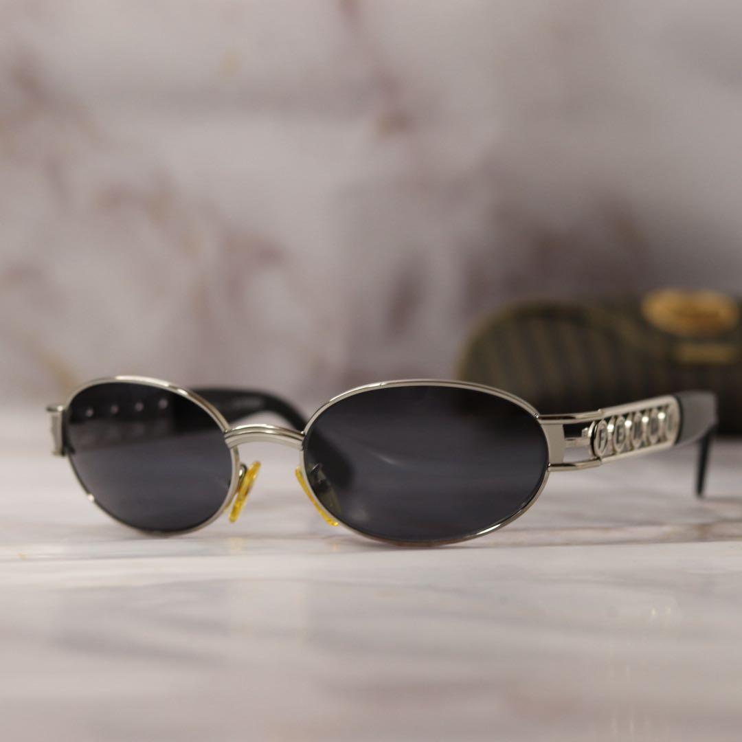 fendi オーバル メタル ロゴ y2k モード サングラス ケース付き - メルカリ