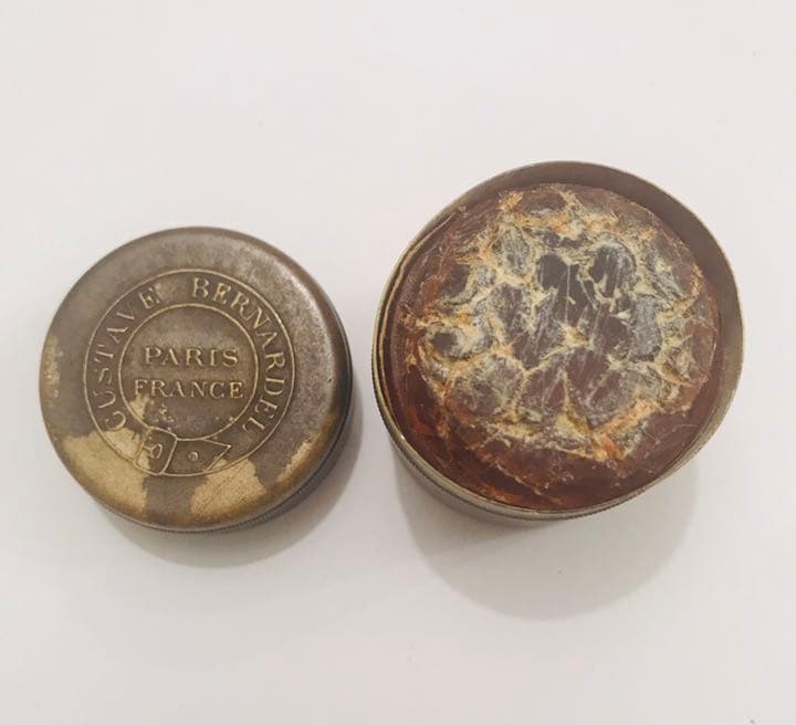 缶ベル】幻の松脂 Gustave Bernardel 真鍮缶 - メルカリ