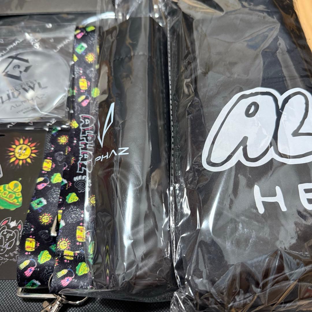 XGグロパ グッズ全種+おまけ - メルカリ