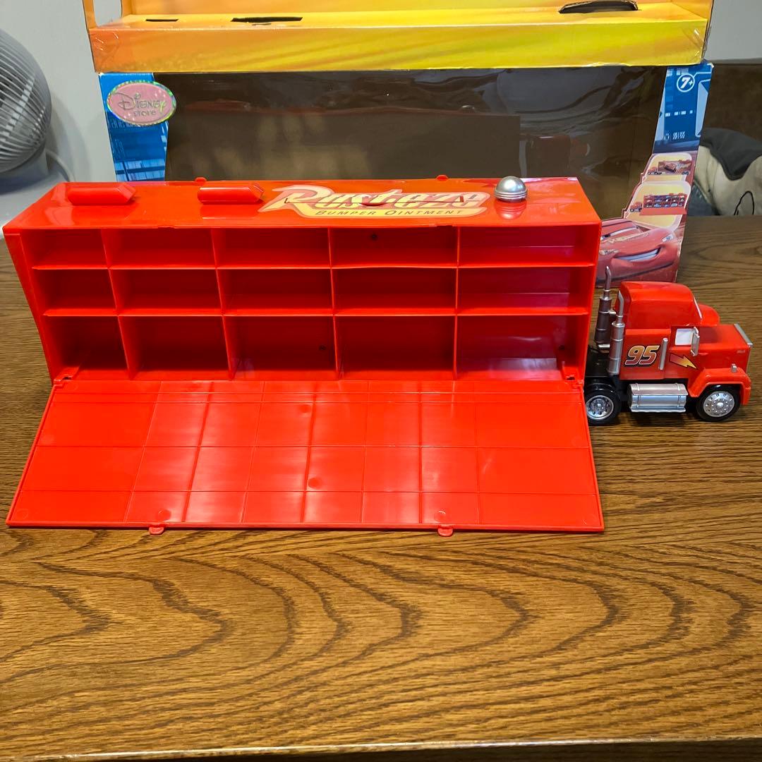 ディズニーストア カーズ マックトレーラー カーズミニカー15台セット