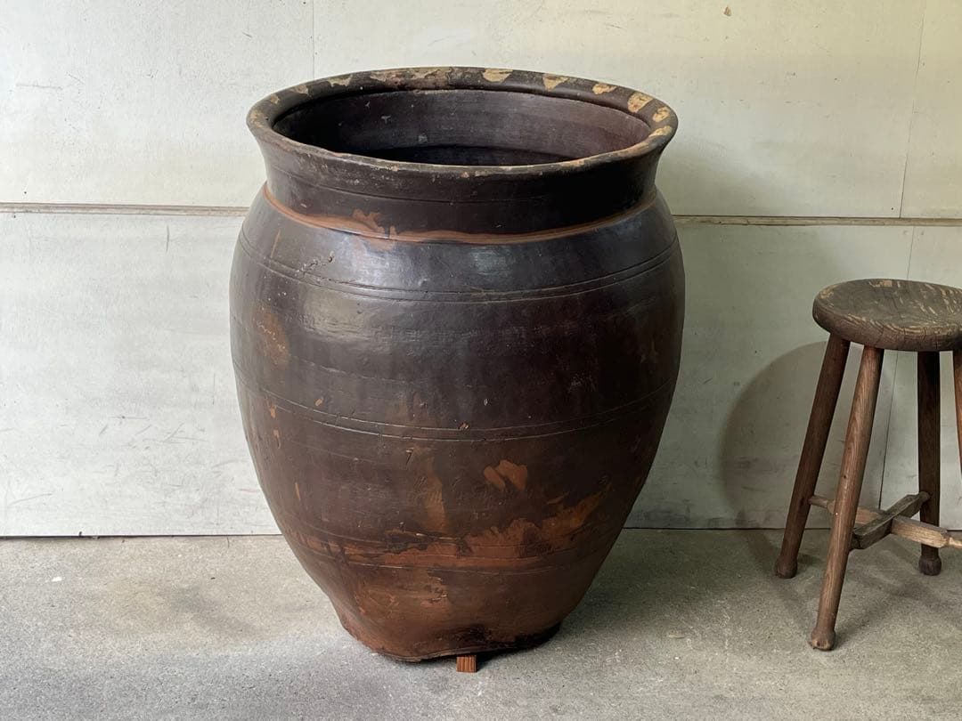古い77cm唐津焼の甕 大甕 特大壺 水鉢 メダカ 睡蓮鉢 古い特大甕 民藝甕 (高さ約51cm幅約49cm) メダカ鉢 金魚鉢 睡蓮鉢