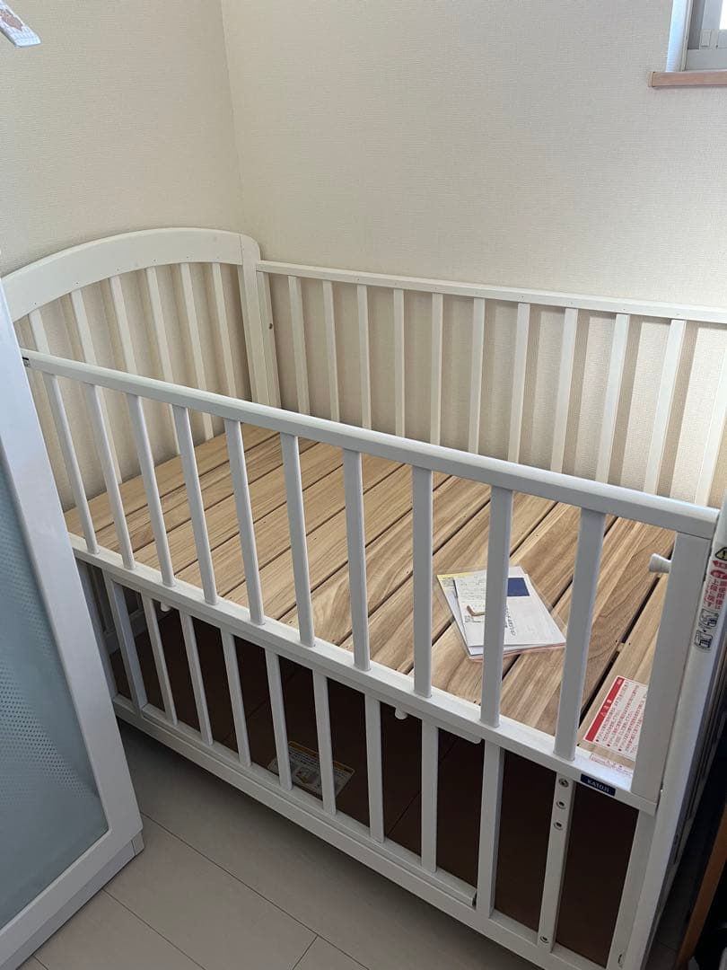 KATOJI カトージ　ベビーベッド　立ちベッド4ポジション　トイザラス限定 立ちベッド4ポジション（ホワイト）」について｜カトージの商品