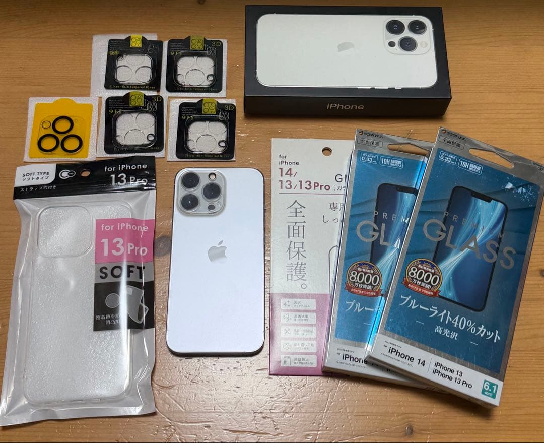 Apple iPhone 13 Pro シルバー 本体　SIMフリー　256G Amazon.com: Apple iPhone 13 Pro, 256GB, Silver - Unlocked (Renewed