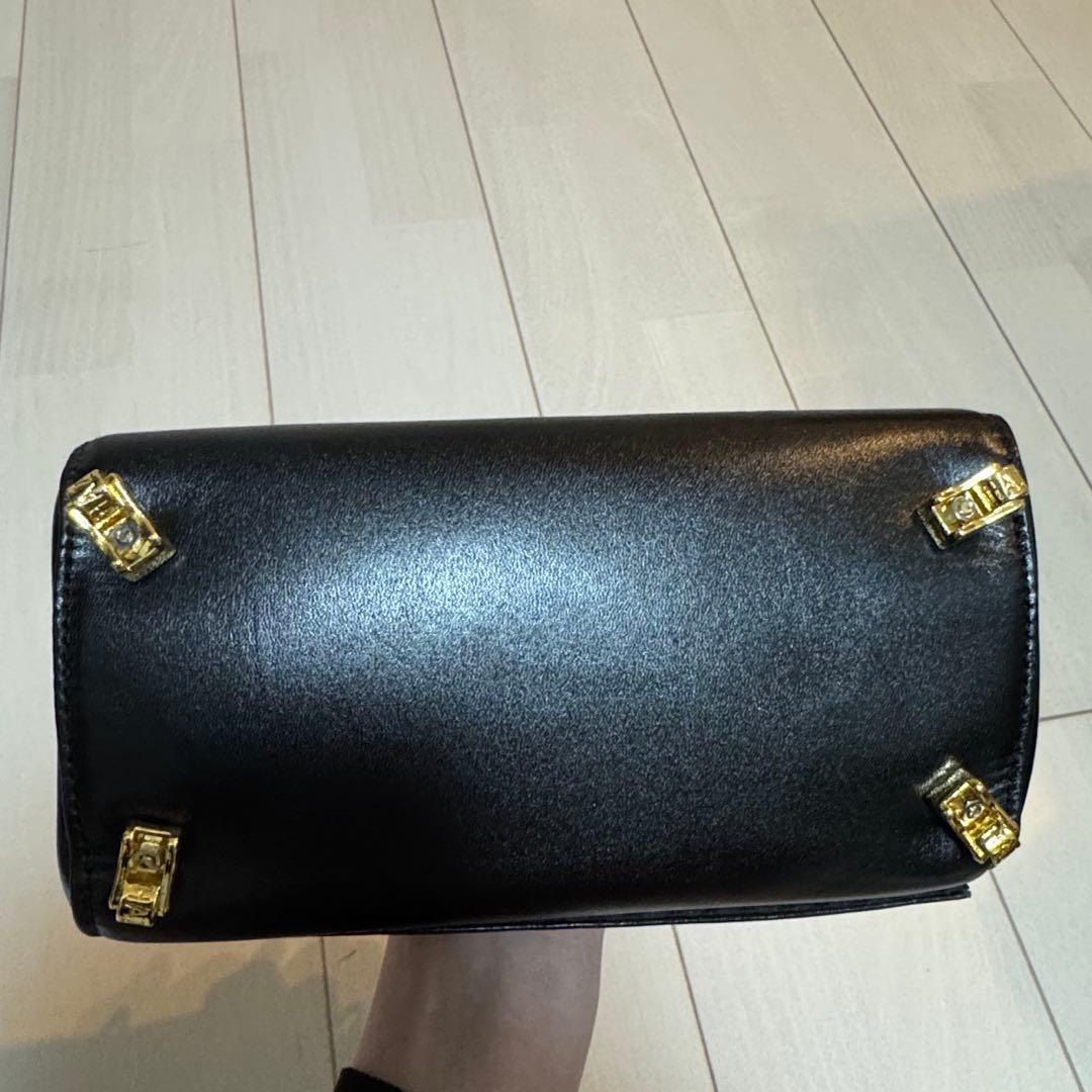 hazama ハザマ 2021PC 弾願奏填のレザーショルダーバッグ 黒 - メルカリ