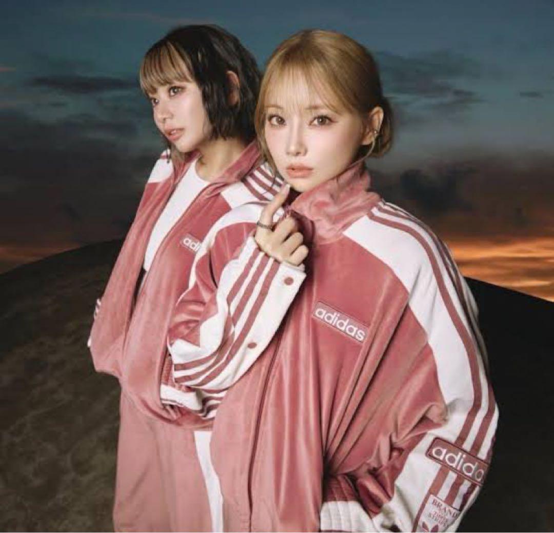 新品S adidas W ADIBREAK VELOUR TT スウェット - メルカリ