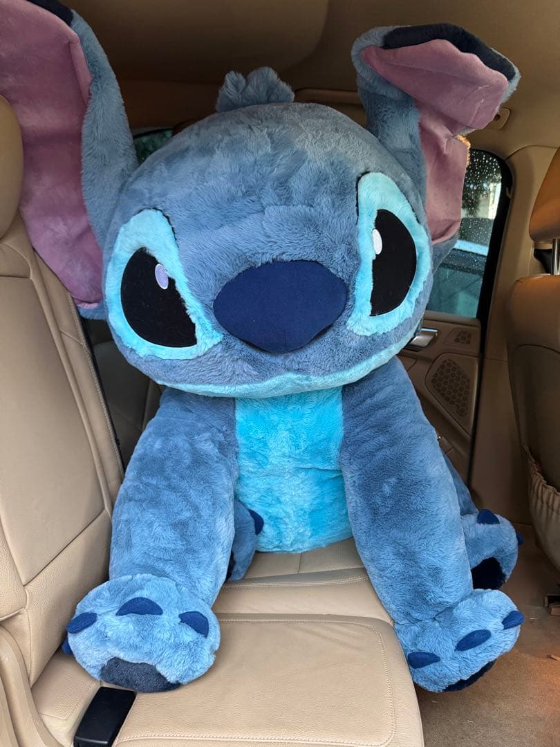 大きいスティッチぬいぐるみ　コストコ コストコ」に巨大スティッチが登場！ でっかいカートがいっぱいになる