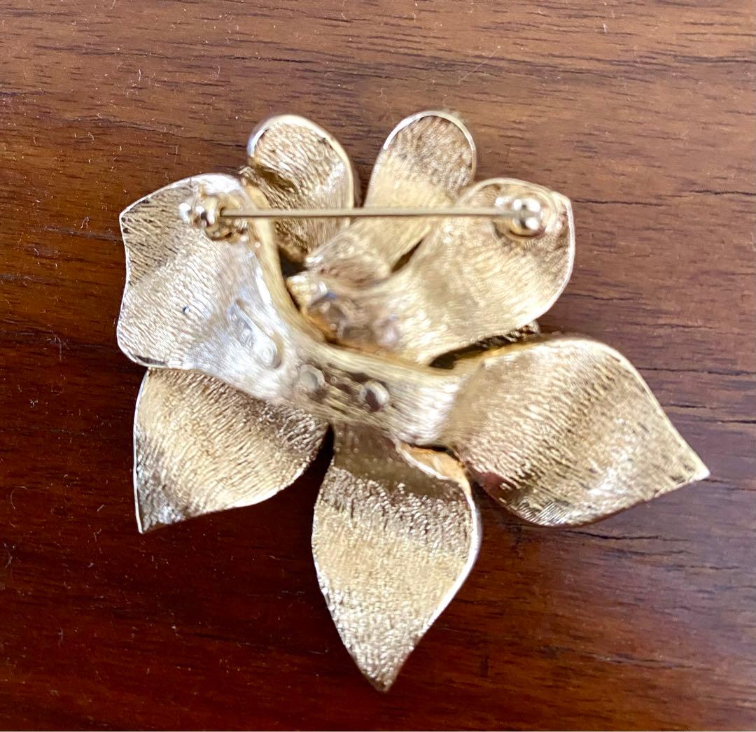 大ぶりCINERヴィンテージブローチ