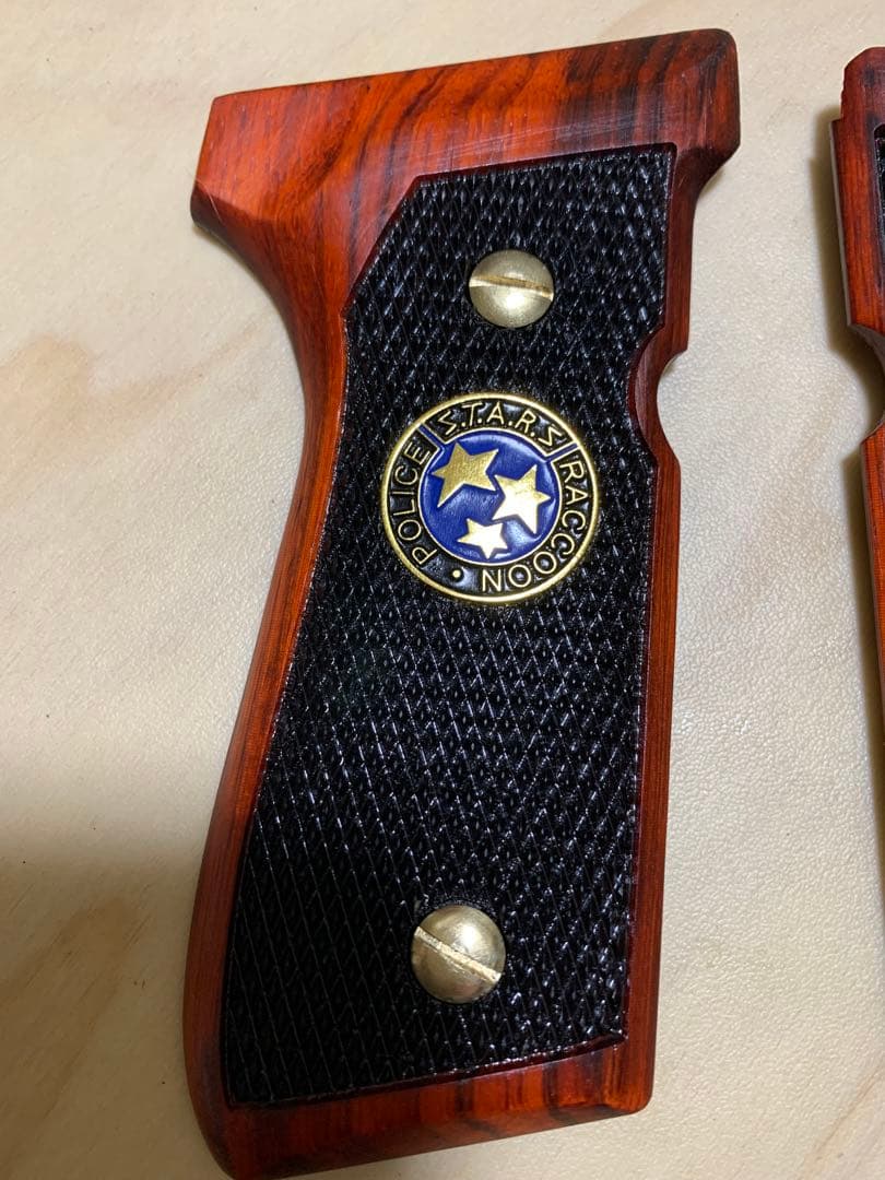 レア物 新品ベレッタ m9用サムライエッジ風木製グリップ メタリオン