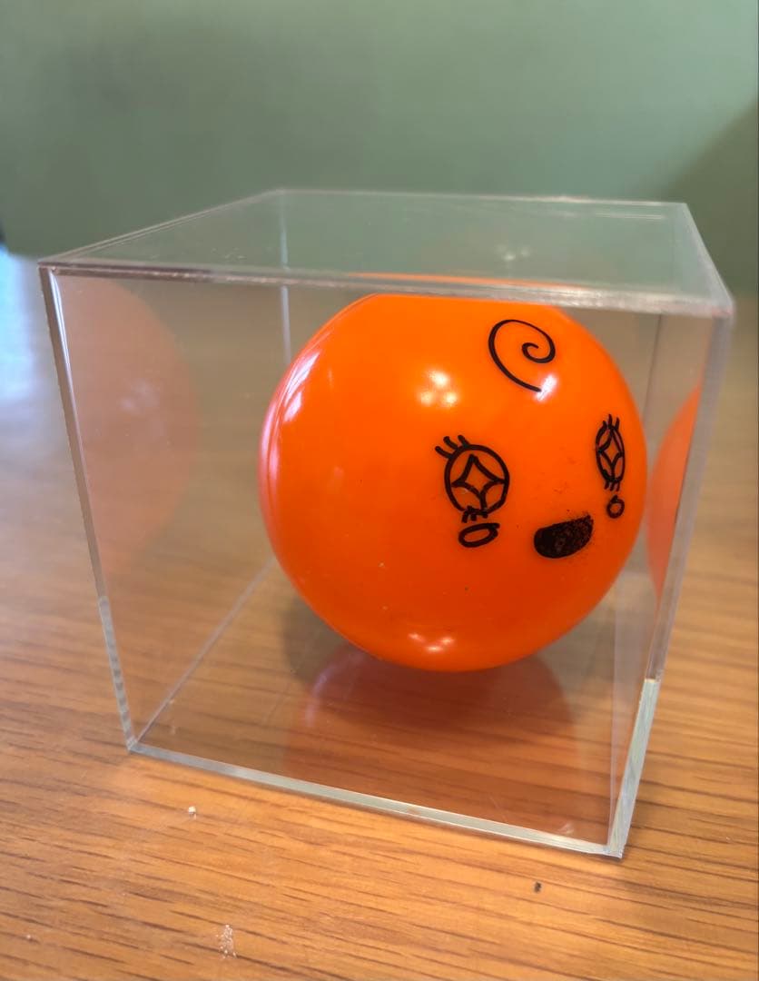 カ*】様 IVE レイ オレンジ色サイン入りボール - メルカリ