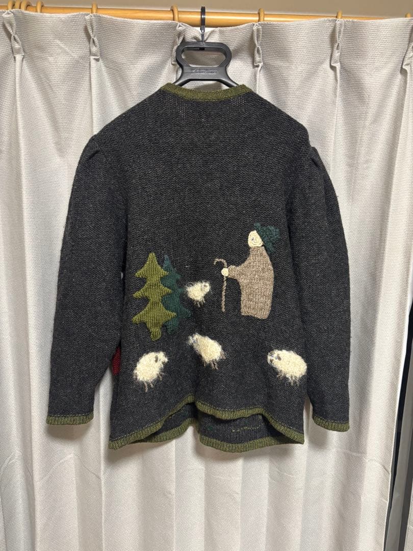 美品 GIESSWEIN刺繍デザインカーディガン - メルカリ