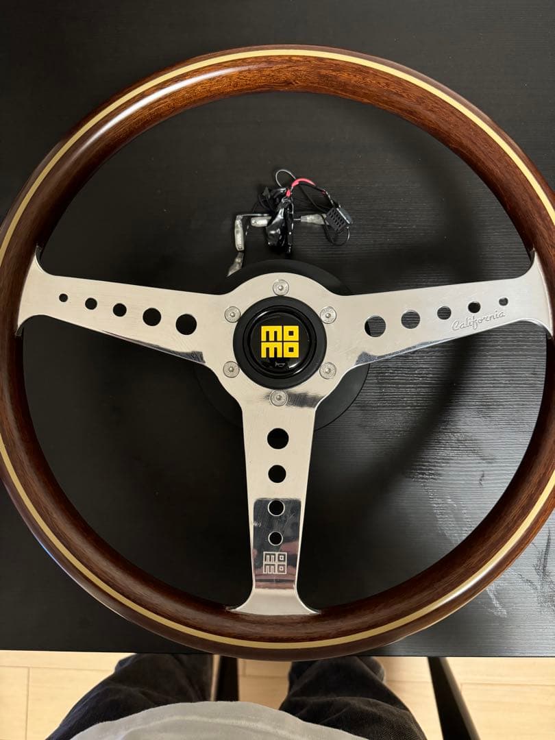 MOMO（モモ）正規品】 ステアリング ヘリテージライン カリフォルニア