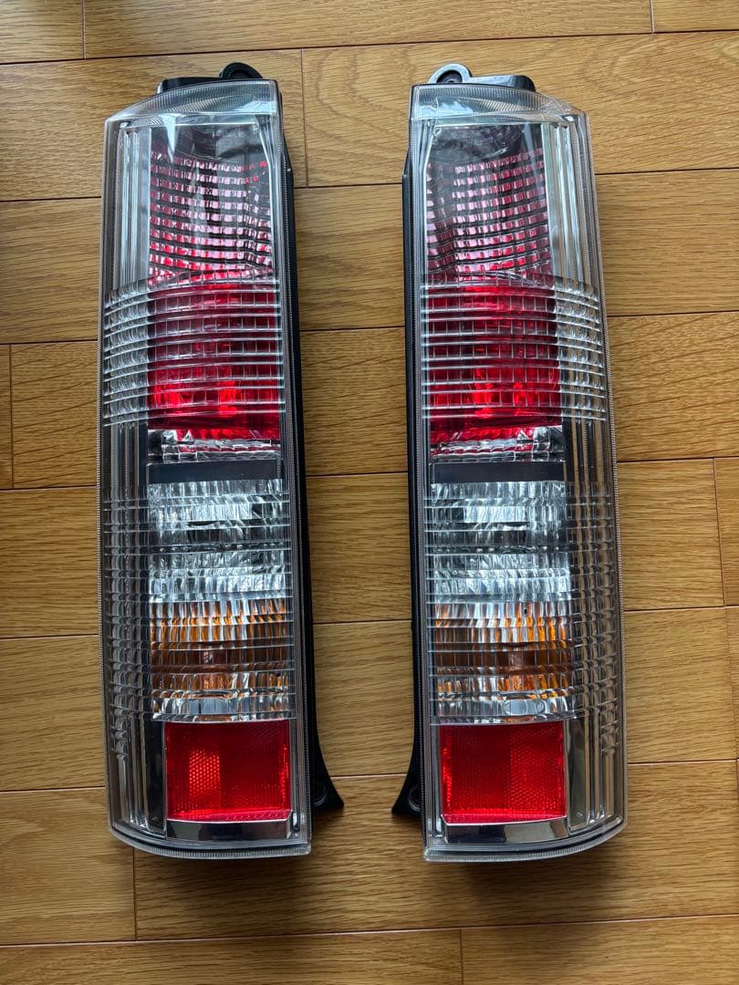 まさお様 DA64W 純正後期テール左右セット - メルカリ