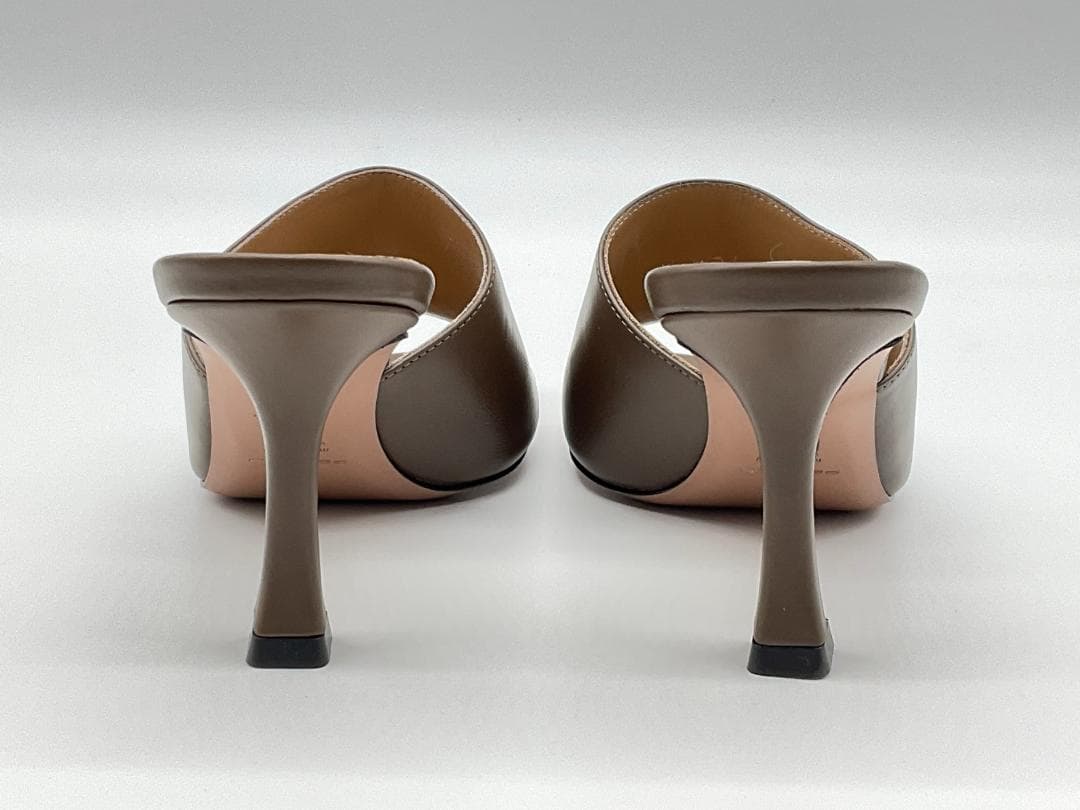 23.5【新品/箱付】PELLICO レザーヒールサンダル A定価59400円 - メルカリ