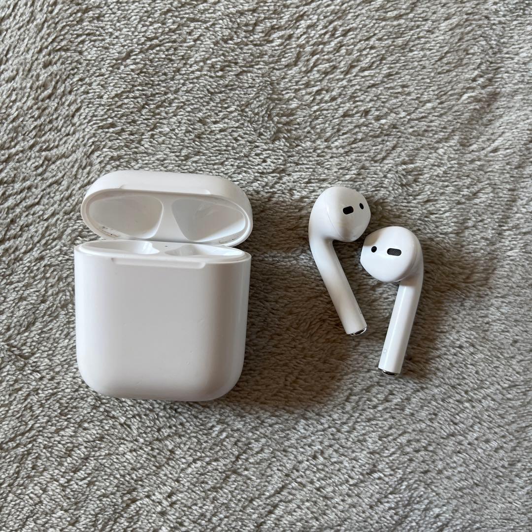 Apple AirPods (第1世代) MMEF2J/A - メルカリ