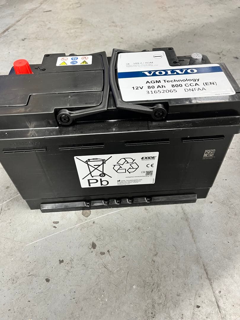 VOLVO 純正バッテリー 12V 80Ah 800CCA - メルカリ