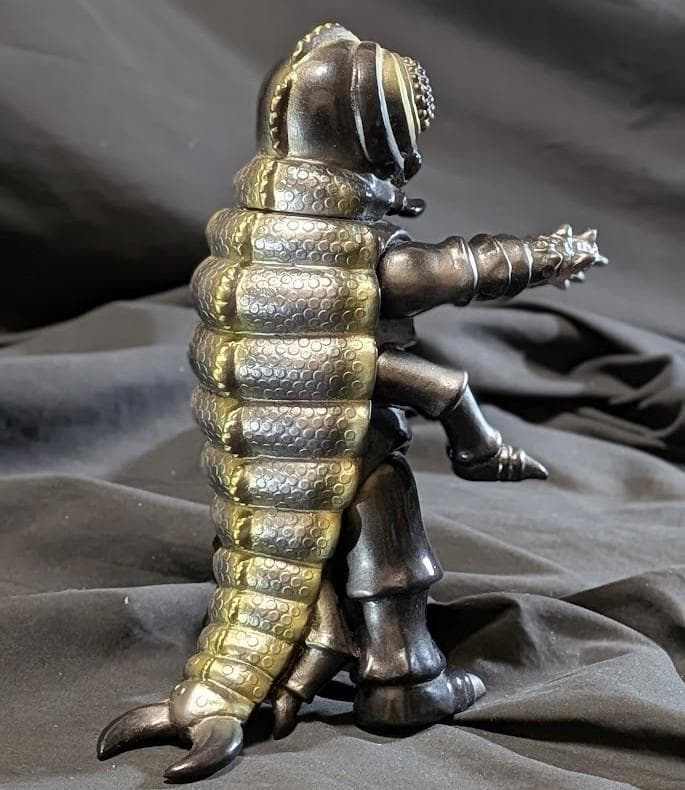 メガヌロン（トイグラフ）ソフビフィギュア - メルカリ