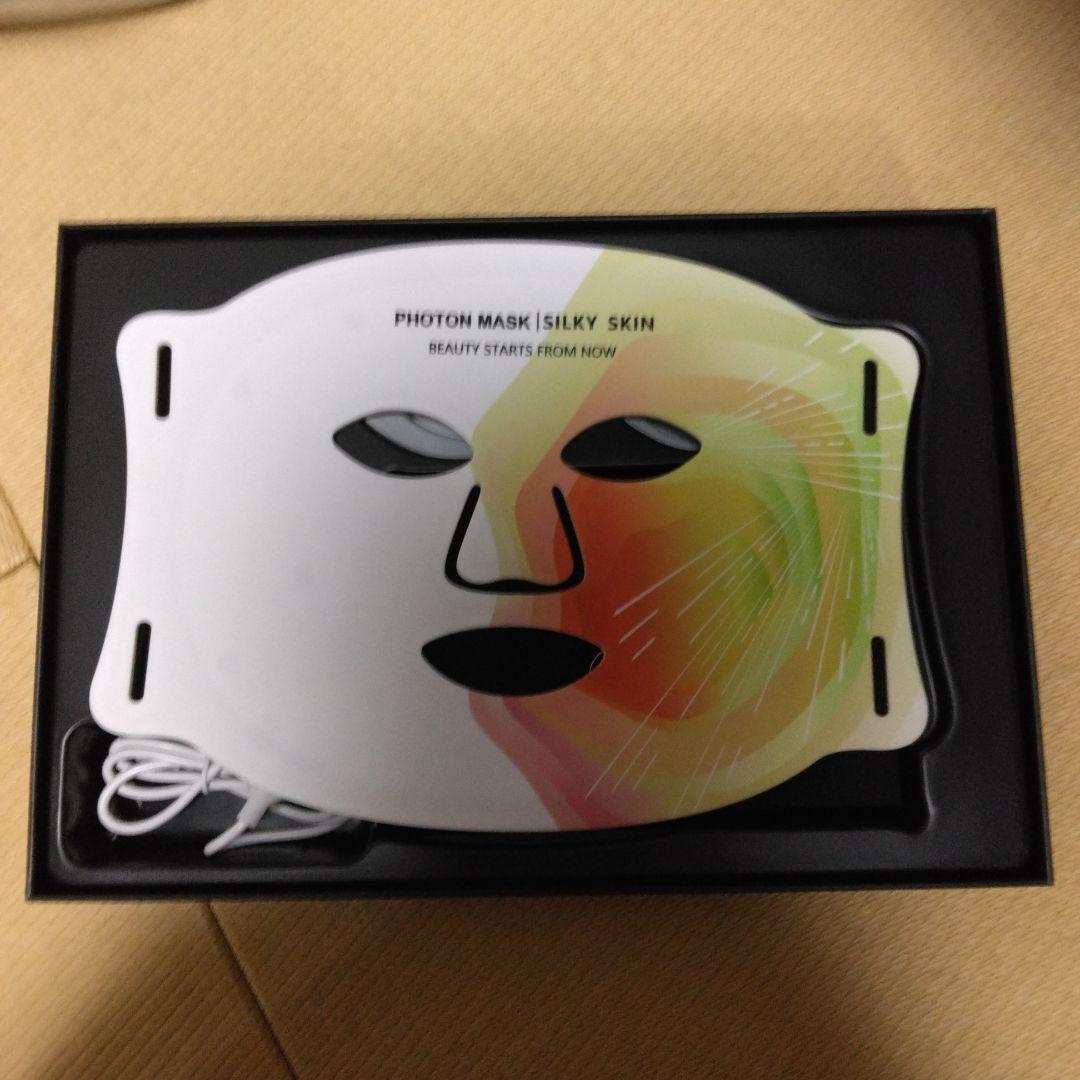 週末限定お値引き！新品！ PHOTON MASK SILKY SKIN 週末限定お値引き！新品！ PHOTON MASK SILKY SKIN