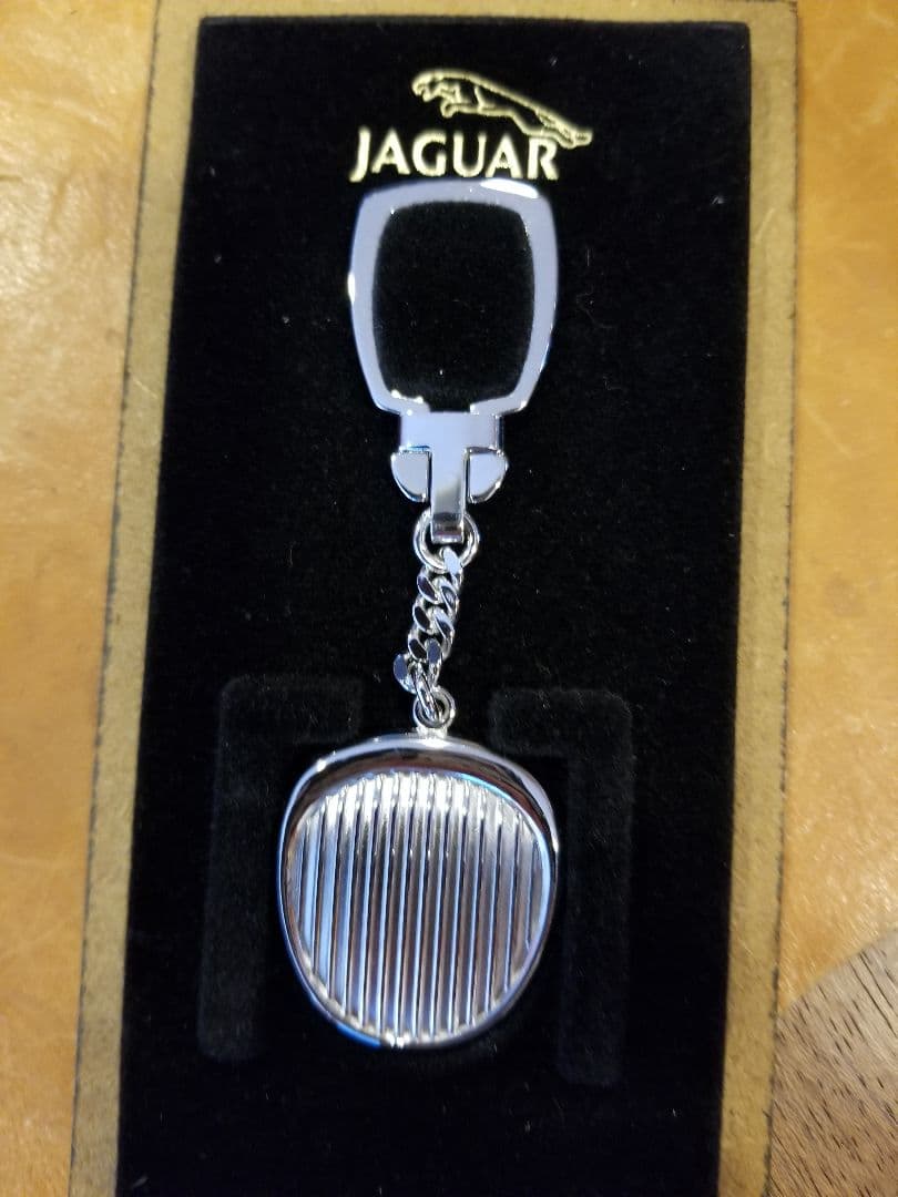 JAGUAR Sタイプ シルバーグリルキーホルダー - メルカリ