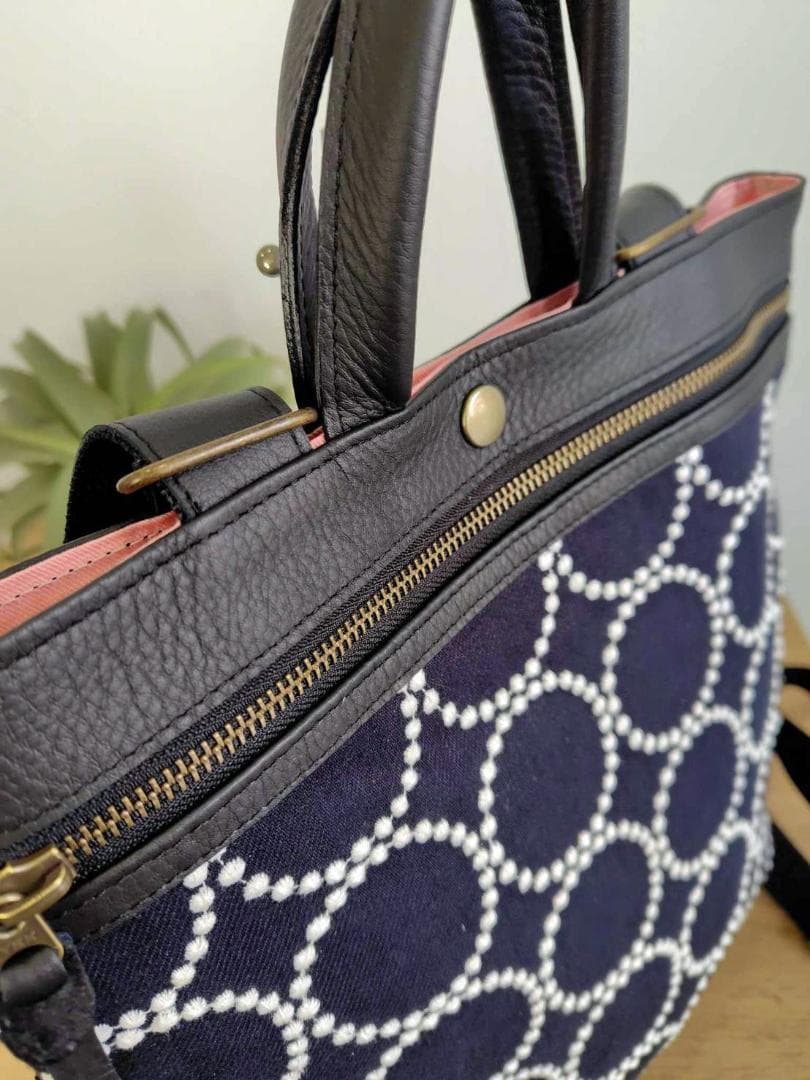 やま様】/2025tambourineタンバリンネイビー×白/牛革A4トー