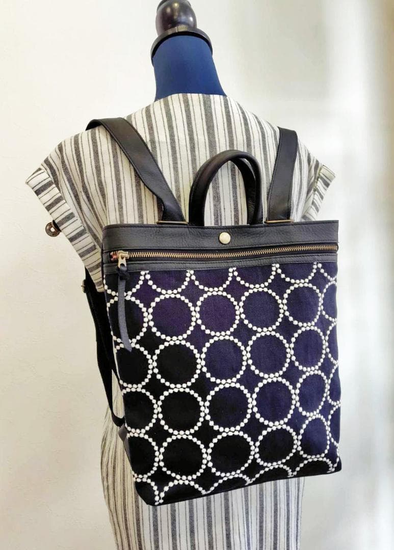 やま様】/2025tambourineタンバリンネイビー×白/牛革A4トー