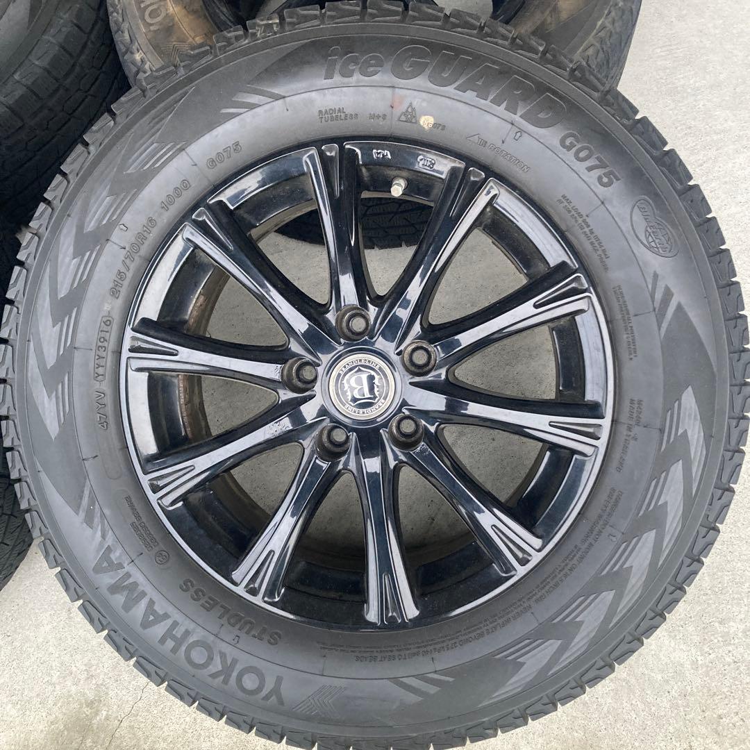 215/70/R16 ヨコハマ　 スタッドレスタイヤ4本 ホイール付き