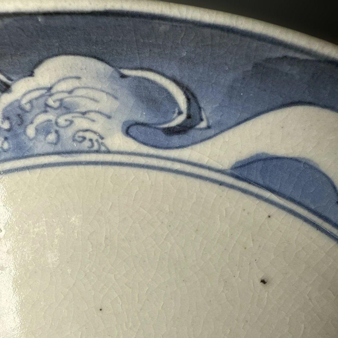 江戸中期　古伊万里　染付鳥蝶図七寸皿　裏唐草　鳥の躍動感！　20.4cm 古美術