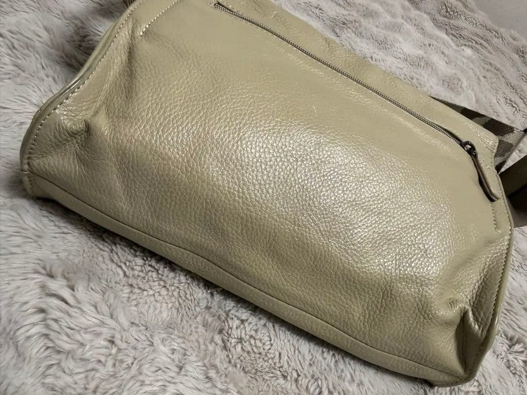 最終お値下げ☆アニマルベージュ☆イアパピオネ☆柄テープボディバッグ