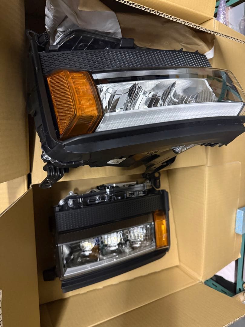 ランドクルーザー 250 左右 角目 ２５０ ランクル VX トヨタ 純正 トヨタ ランドクルーザー250 2024年モデル ZXの価格・性能・装備