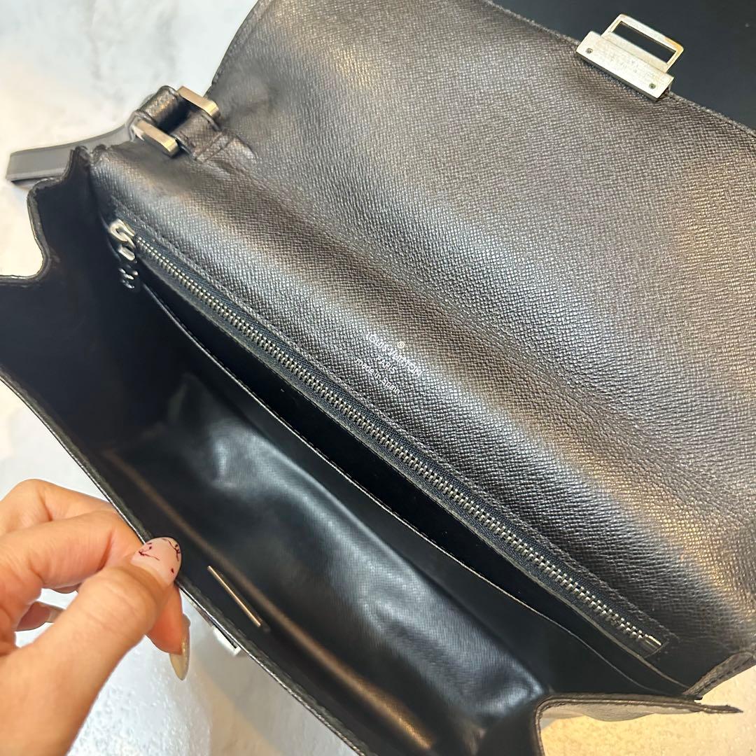 LOUISVUITTON クラッチバッグ タイガ セレンガ ブラック - メルカリ