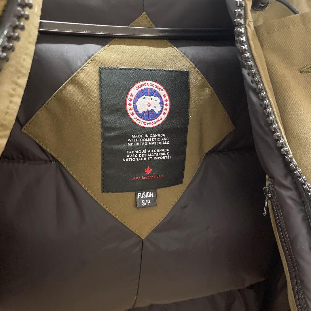 最終値下げ】CANADA GOOSE オリーブ ダウンジャケット - メルカリ