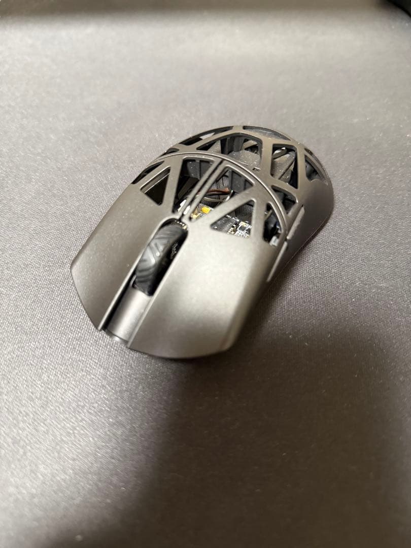 BeastX Pro 8K ブラック　穴なし